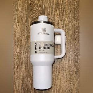 Stanley 40oz in brilliant white